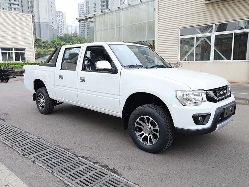 Brand new 4X2 Double cab 2.8L Diesel engine pickup mini cargo truck japan brand pickup Camiones for sale