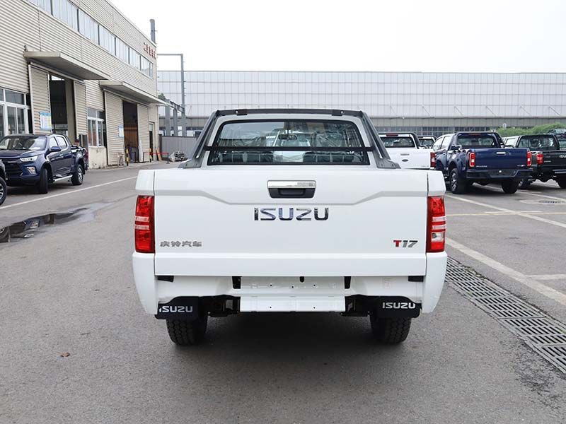 Brand new 4X2 Double cab 2.8L Diesel engine pickup mini cargo truck japan brand pickup Camiones for sale