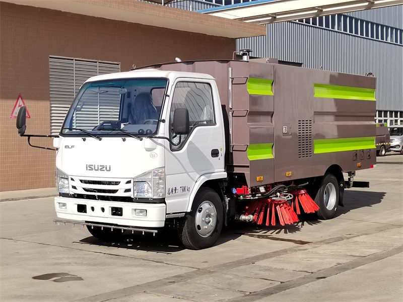 ISUZU NKR street vacuum sweeper