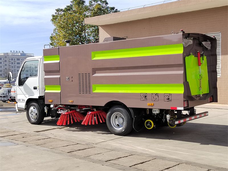 ISUZU NKR street vacuum sweeper