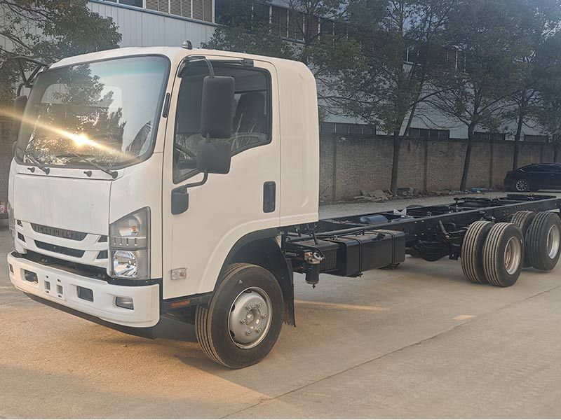 QINGLING ISUZU NPR 700P Cabin Chassis Truck with Sleeper with double axle and rear axle lift system