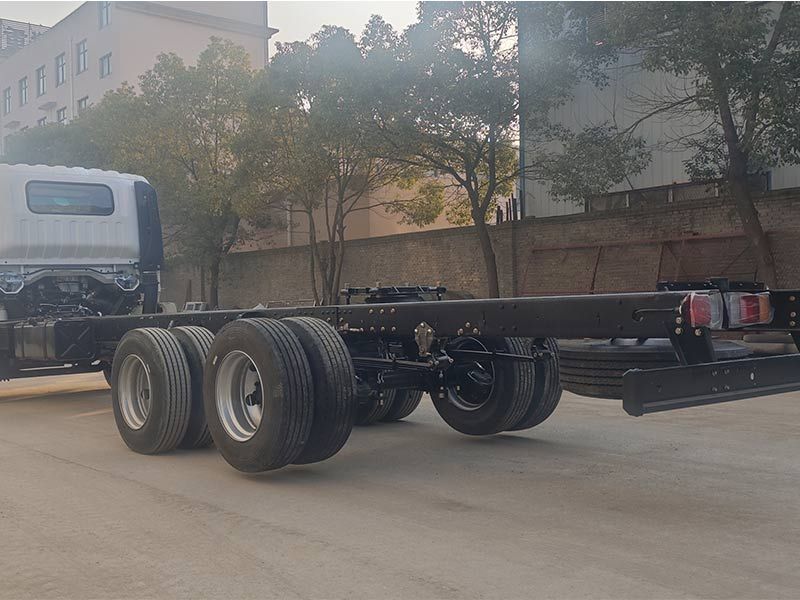 QINGLING ISUZU NPR 700P Cabin Chassis Truck with Sleeper with double axle and rear axle lift system