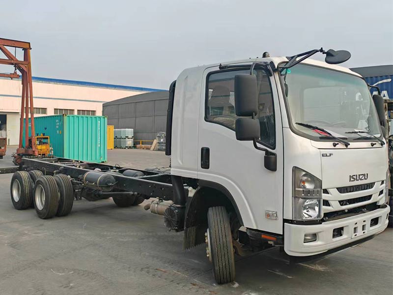 QINGLING ISUZU NPR 700P Cabin Chassis Truck with Sleeper with double axle and rear axle lift system