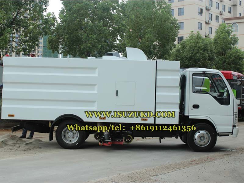 Isuzu merchnical sweeper truck