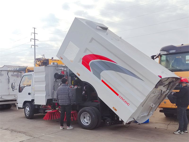 ISUZU small sweeper truck