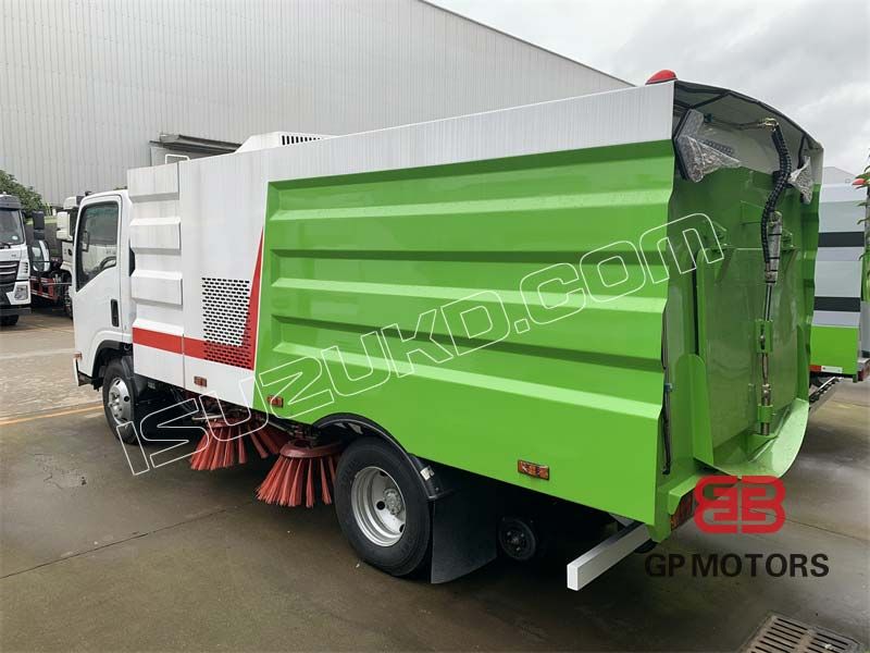 Isuzu NKR vacuum sweeper truck