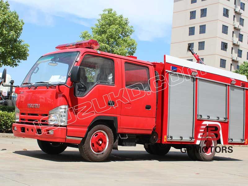 ISUZU 100P water tender 3000L