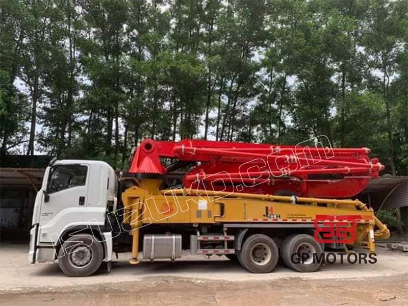 ISUZU GIGA 38m Truck-Mounted Mobile Concrete MixerPump Truck