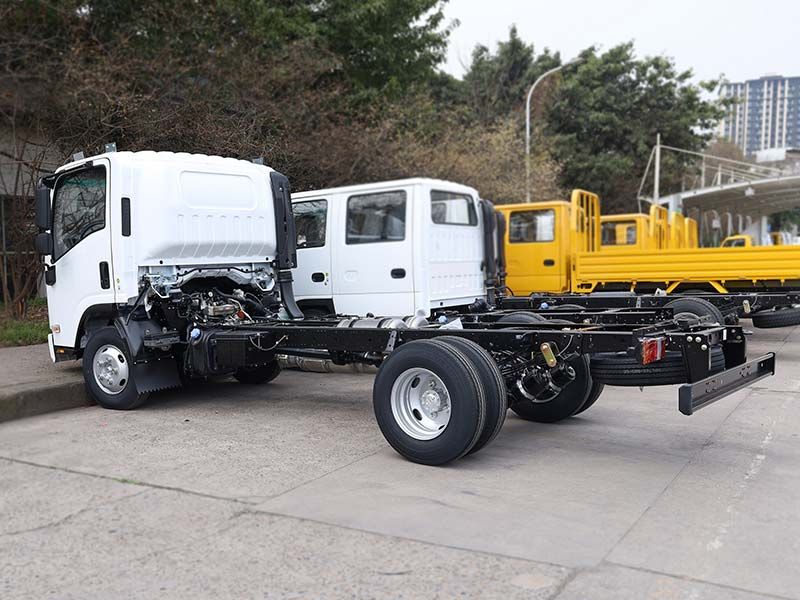 ISUZU NKR55 elf truck chassis 4x2 4KH1 engine 4 tons vegetables transport cargo mini trucks for sale, big capacity