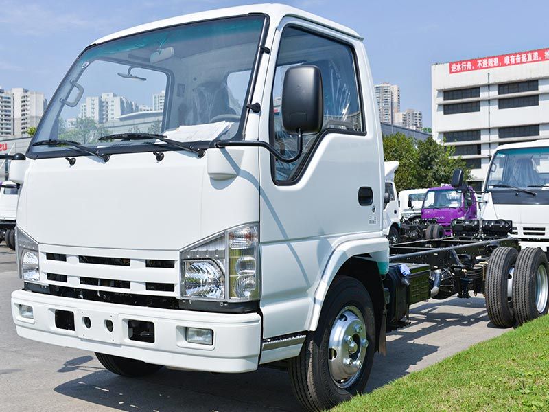 New light Isuzu cargo trucks with 4JB1 engine elf NKR truck chassis 4 ton diesel single cab