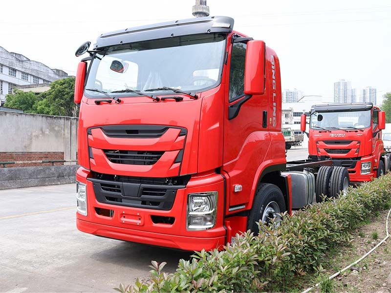 21 Ton Isuzu GIGA VC61 truck chassis metal stake diesel engine 6UZ1 1.5 cabin 4x2 trucks lorry camiones for sale