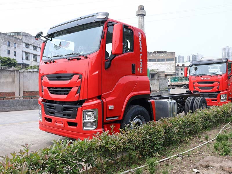 21 Ton Isuzu GIGA VC61 truck chassis metal stake diesel engine 6UZ1 1.5 cabin 4x2 trucks lorry camiones for sale