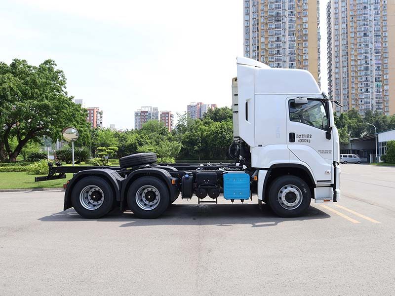 Hot sale Made in China ISUZU truck 6X4 GIGA 6 wheeler with 6WG