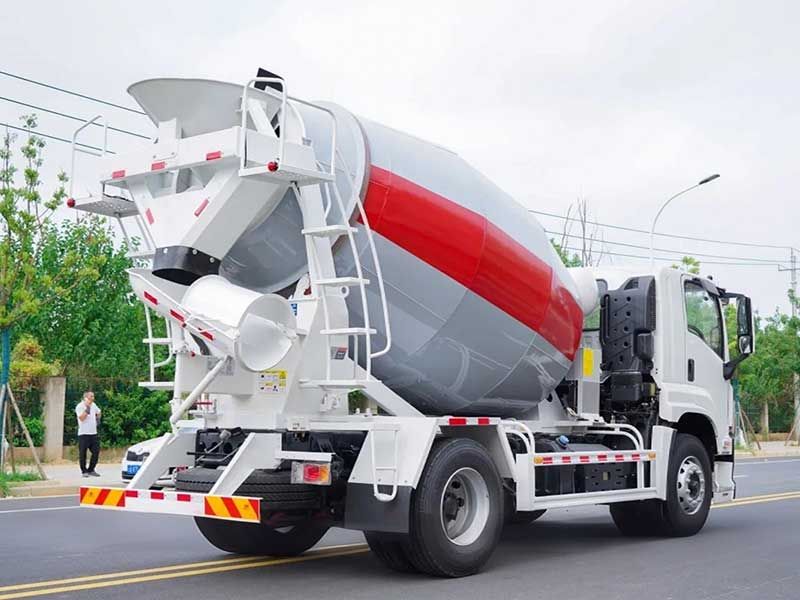 Isuzu 4X2 Heavy-Duty Concrete Mixer Truck with 6-8 Cubic Meters Capacity