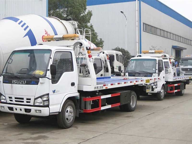 ISUZU NKR Flatbed Tow Truck